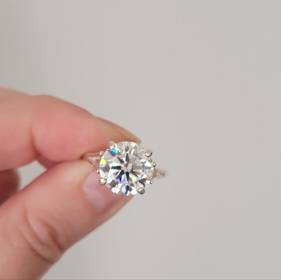 New 5ct Certified Moissanite Engagement Ring - Picture 8 of 12